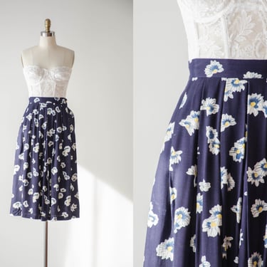cute cottagecore skirt | 80s 90s vintage Spitalnick navy white daisy patterned floral midi skirt 