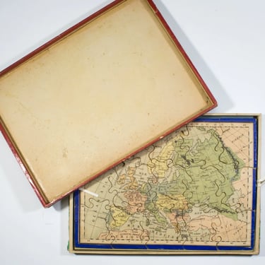WOGUE et LEVY Atlas puzzle set, late 19th Century 