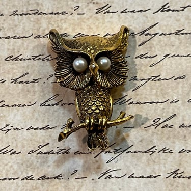 vintage owl brooch 1970s figural pearl eye bird pin 