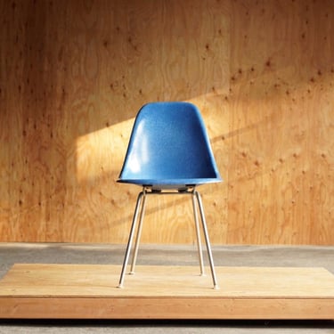 Herman Miller Eames Ultramarine Blue Fiberglass Side Chair 
