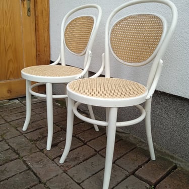 2X Thonet Mundus No. 15 chair, NEW rattan seats, bentwood cafe bistro dining chairs, Vienna coffee house chair, kitchen chair, dine 