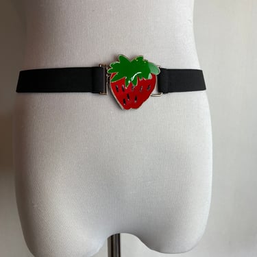 Strawberry fruit belt~ 1970’s-80’s stretchy belt enamel like glossy strawberry novelty belts~ red fruity berry summer vibes /small 