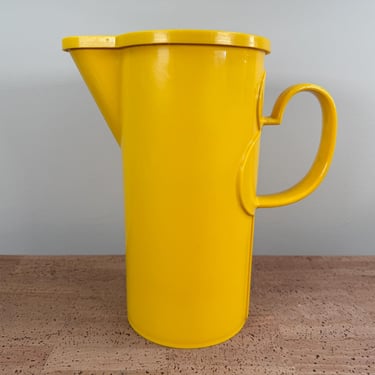 Vintage Dansk Gourmet Designs Melamine Lidded 2Qt Pitcher | Yellow | Denmark 
