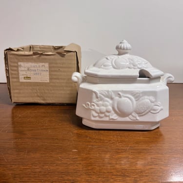 Vintage Brinn's Pittsburgh Soup Tureen Made in Japan Embossed with Box 