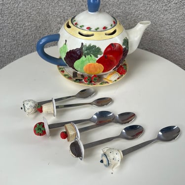 Vintage Kitsch Teapot Decor theme 6 Spoon Holder Pottery 3D with 6 spoons 