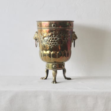 Victorian Dutch Style Brass Coal Bucket Planter with Lion Head Hoop Handles Paw Feet 