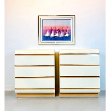 1980s Karl Springer Style Waterfall Postmodern Laminate Pair of Nightstands, Vintage Cream and Peach Lacquered Modern Nightstands 