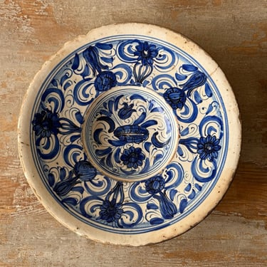 18th century Spanish Blue and White Majolica Dish possibly Talavera Spain. Circa 1780. I