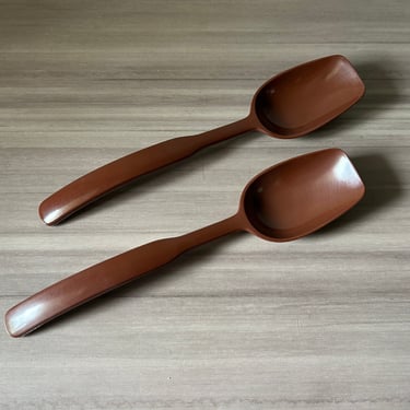 Vintage M.M Plast Teknik Denmark Set of Two Brown Melamine Serving Spoons designed by Alf Rimer 