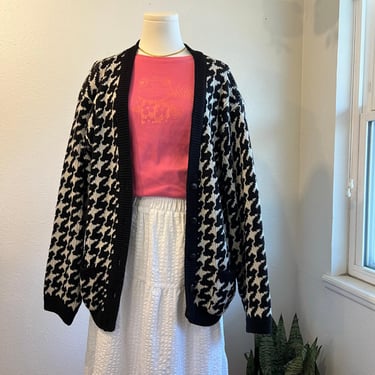 Vintage Black White Abstract Knit Oversized Grandpa Cardigan Sweater Size Large 