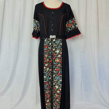 Vintage 1970s  Black Licht Trachtenhaus Embroidered Dress 