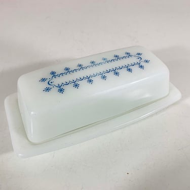 Vintage Pyrex Snowflake Blue Butter Dish White Glass Mid-Century Retro Garland Made in USA Ovenware 