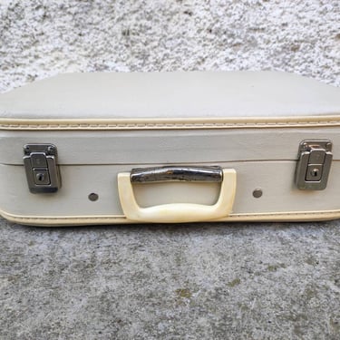 Vintage White Travel Suitcase/ Vintage Luggage/ Old Travel Bag/ Retro Suitcase/ Portable Luggage / Retro Travel Case/ 70s 