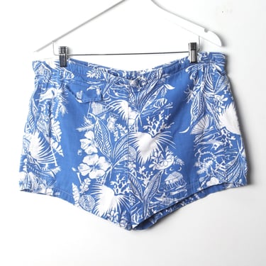 vintage 1950s 60s blue & white HAWAIIAN print swim trunks - size large/xl 