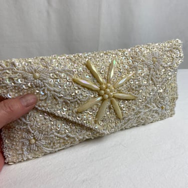 Lovely beaded clutch purse hand help white satin opalescent sequins embellished ~floral 50’s-60’s vintage bridal evening occasion 