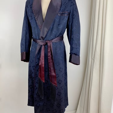 1940'S LOUNGE ROBE - Art Deco Pattern - Deep Blue to Purple Satin - Fully Lined - Fringed Sash - Mens Size Large 