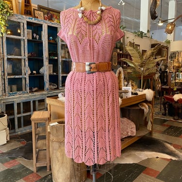 1970s crochet skirt and top, pink knit, 2 piece set, vintage 70s outfit, medium, bohemian, hippie style, blouson 