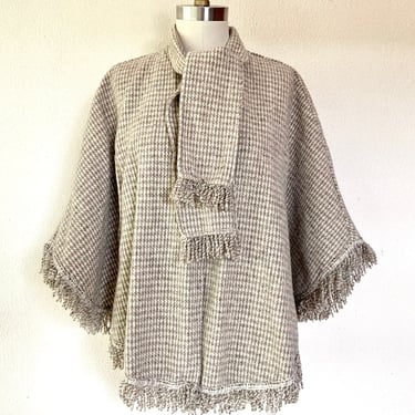 1970’s Houndstooth wool capelet with fringe 