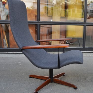 Sleek Helmut Krutz Restored Teak arm & Base Swivel Lounge Chair