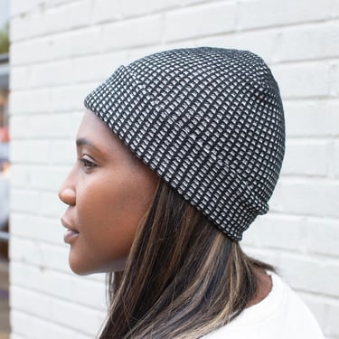 Grid Knit Beanie in Black Grey