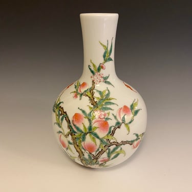 Chinese Porcelain Vase With nine Peach Design 