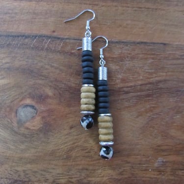 Wooden and Tibetan agate earrings, black 