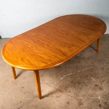 Mid Century Danish Modern Dining Table Large Teak Expanding Leaf x4 Round 128&quot;