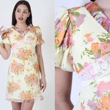 High Waisted Floral Mini Dress / Vintage 70s Pastel Bouquet Flower Print / Cute Bridesmaids Outfit Short Frock 