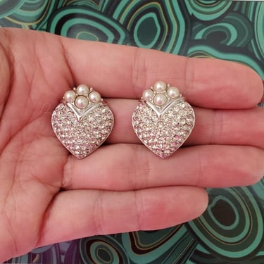 Heart-shaped Crystal Earrings with Pearls
