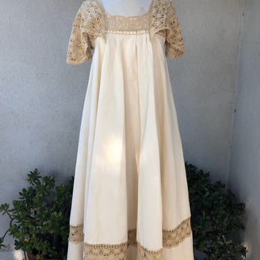 Vintage amazing Mexican beige maxi dress cotton heavy muslin crochet lace bodice and trim sz Small petite by Tipicona Mexico 