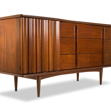 Walnut 9-Drawer Dresser by United Furniture Corporation, Circa 1960s - *Please ask for a shipping quote before you buy. 