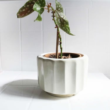 Vintage Mid Century Ridged Pot White 4.5 Diameter - MCM Ceramic Fluted California Indoor Plant Pot 