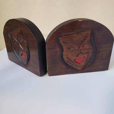 Wood bookends Tragedy and Comedy hand carved faces, 1940's 