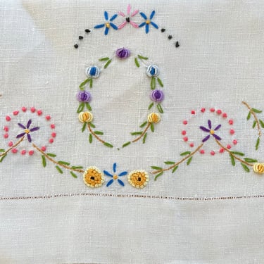Guest hand towel 28 x 18" linen dense embroidery 