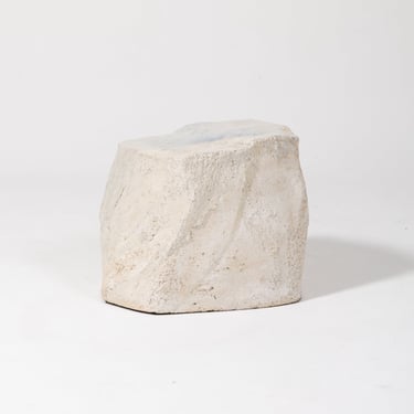 SIÈGE EN GRÈS BLANC CHAMOTTÉ