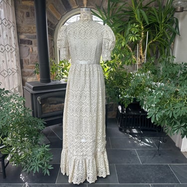Lorrie Deb Wedding Dress / Off The Shoulder Lace | American Archive - San  Diego, CA | ATTIC
