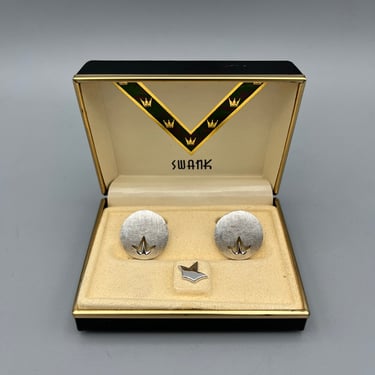 Vintage matching cufflink & pin set in original box 