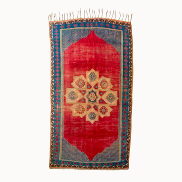 Vintage Moroccan Taznakht Rug | 5'2&quot; x 9'2&quot;