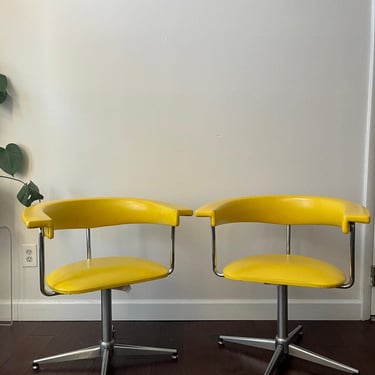 Yellow Barrel Chair Set (2) 