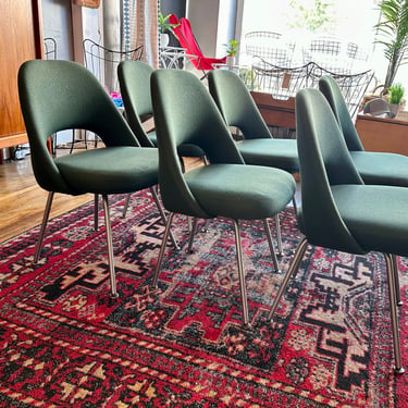 Set of 6 Eero Saarinen Executive Side Chairs for KNOLL