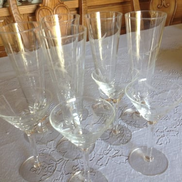 Vintage Beautiful 8PC  Etched Leaf Set of (5) Pilsner glasses and (3) Cocktail glasses- Mint- Unused 