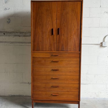 1950s USA vintage チェスト Mid-Century Modern “Biscayne” Walnut Dresser by Drexel, c.1950's