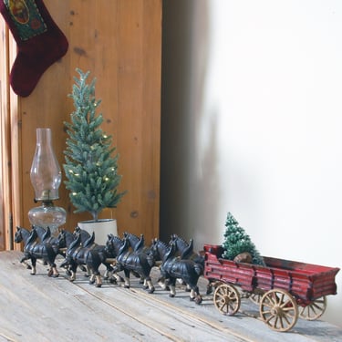 Vintage cast iron horse and wagon / vintage cast iron buggy with 8 horses / collectable toy / rustic decor / Christmas decor 