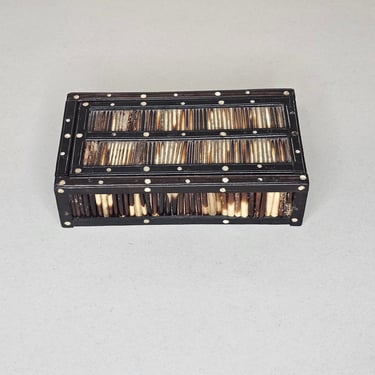 Antique Anglo-Indian Porcupine Quil Decorative Table Box 