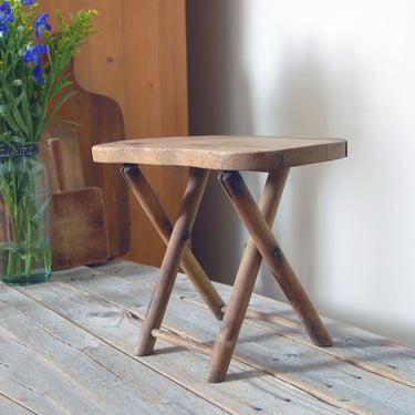 Wooden foot stool / vintage folding plant stand / child's picnic seat / fishing stool / rustic step stool / farmhouse decor / milking stool 