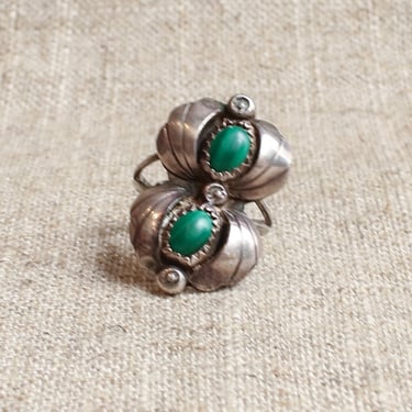 R029 silver ring with double green stones size 4.5