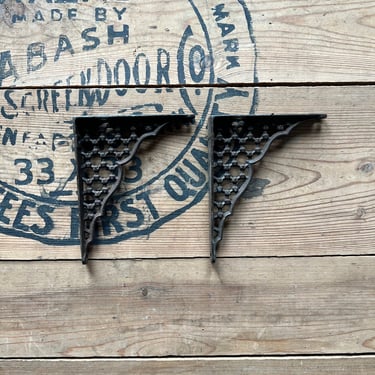 Vintage Ornate Cast Iron Shelf Brackets 