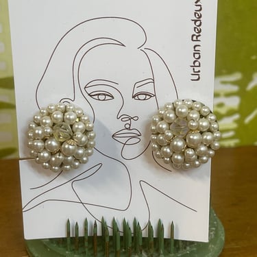 Vintage Pearl Beaded Cluster Clip-On Non-pierced Earrings/Costume Jewelry/Made in Japan 