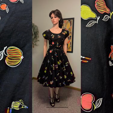 Vintage 1950s Black Fruit & Wine Novelty Print Circle Skirt Cotton Dress w/ Scoop Neck / 50s Italian Euro Summer Fit and Flare Full Skirt 