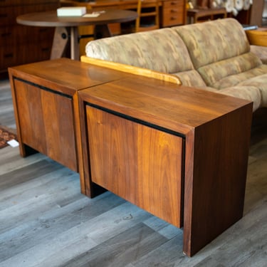 Pair of Nightstands by Dillingham
